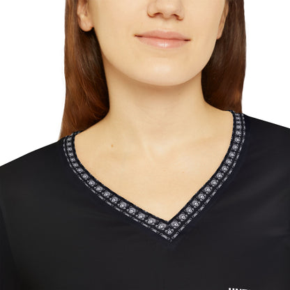 Stay Untamed V-neck | USA